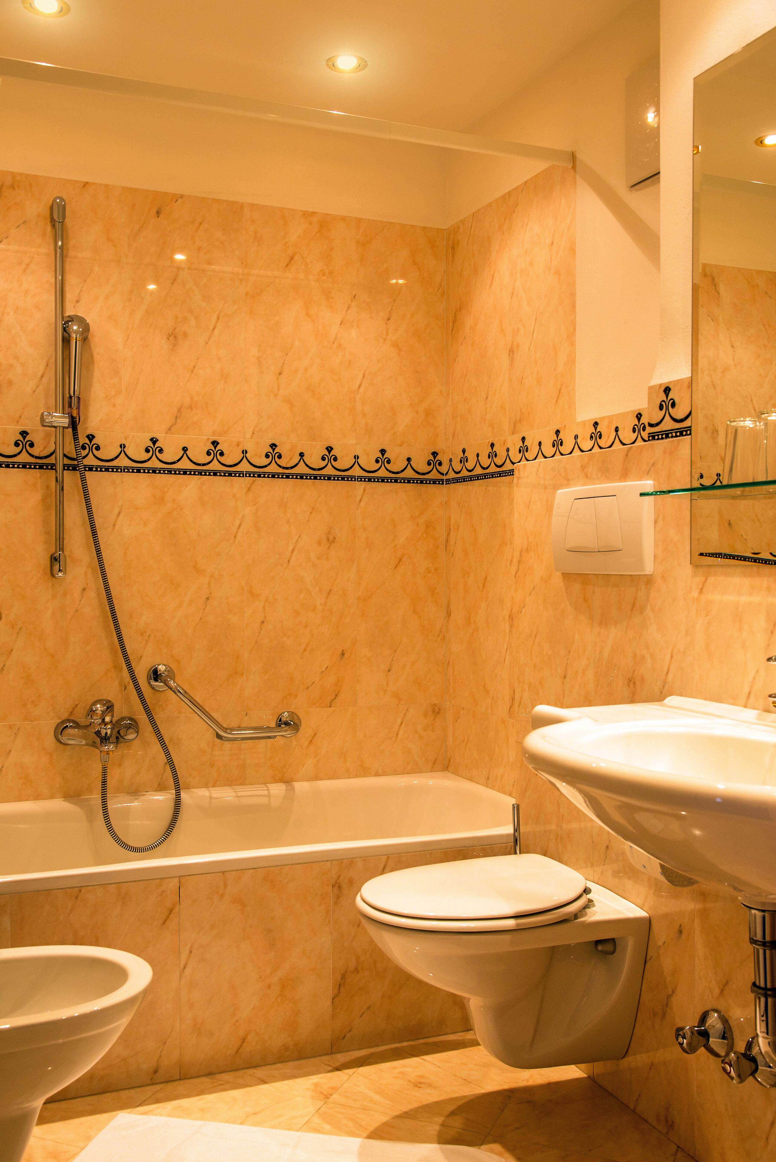 double room | bathroom | free toiletries, hair dryer, heated floors, towels