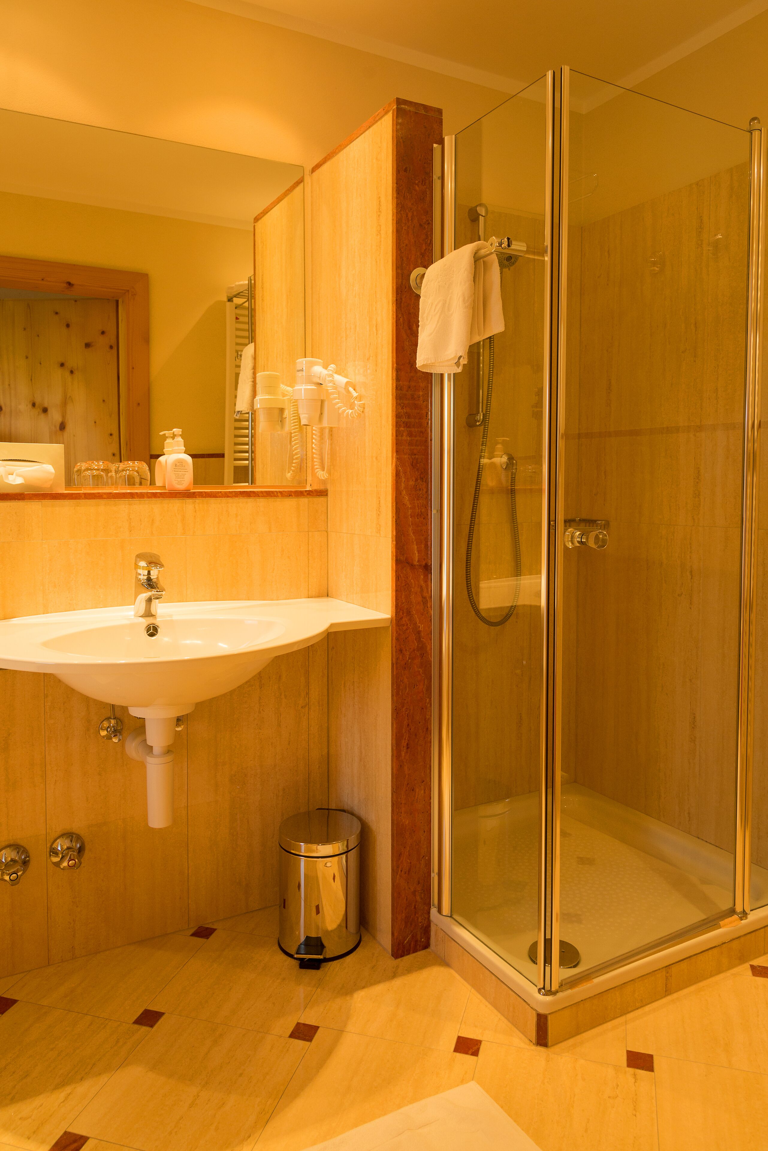 double room | bathroom | free toiletries, hair dryer, heated floors, towels