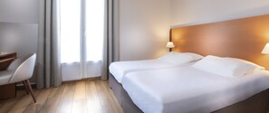 Caixa forta a l'habitació, escriptori i habitacions insonoritzades 