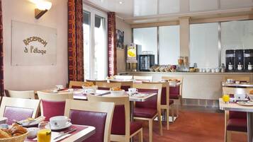 Daily buffet breakfast for a fee