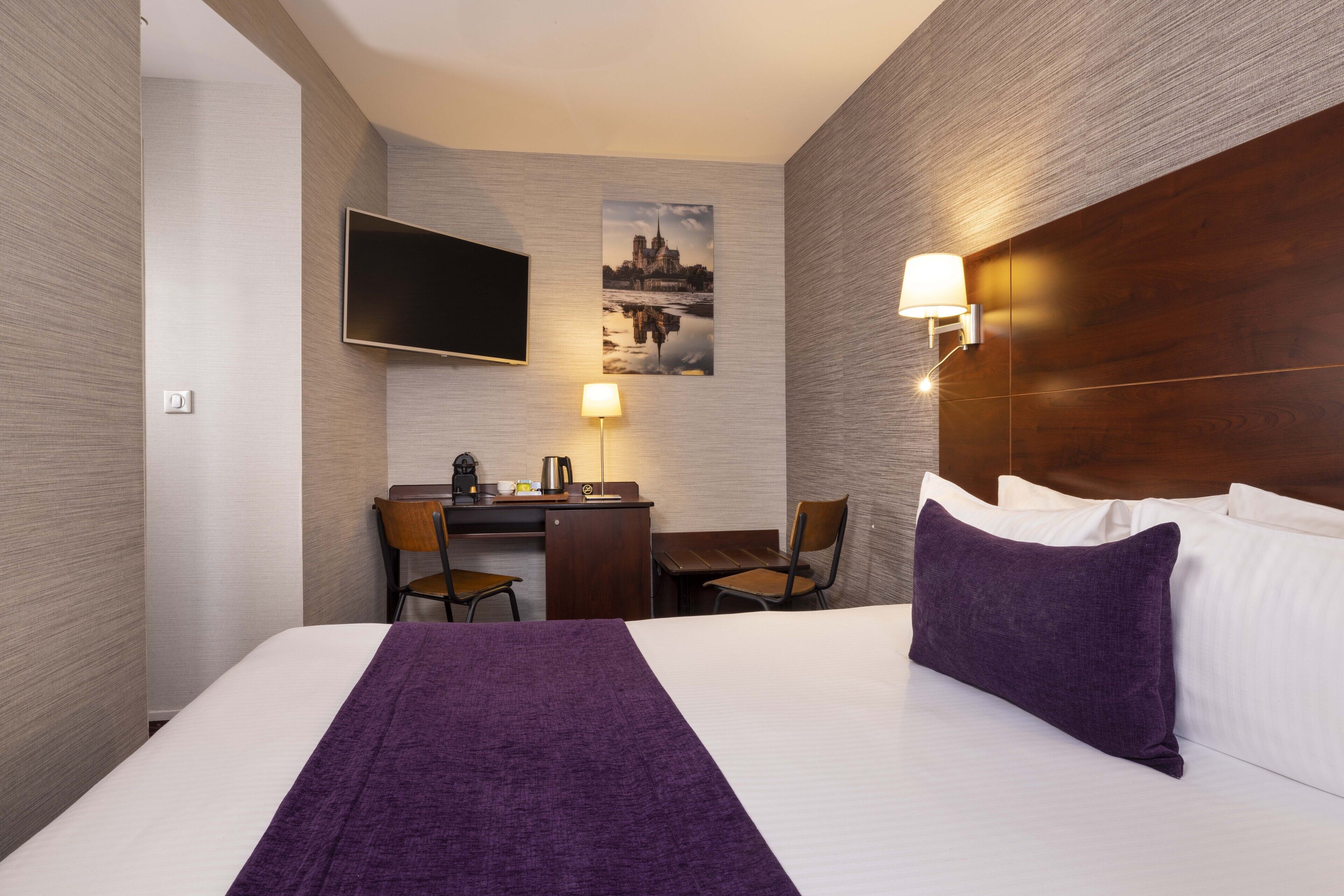 superior double room, courtyard view | desk, soundproofing, iron/ironing board, free wifi