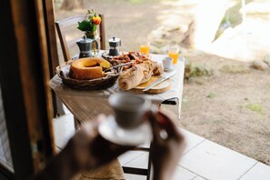 Cottage | In-room dining