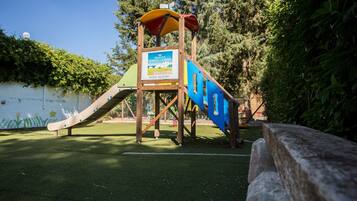 Children’s play area – outdoor