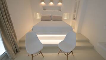 Barco Donna Lena | Premium bedding, memory-foam beds, minibar, free WiFi