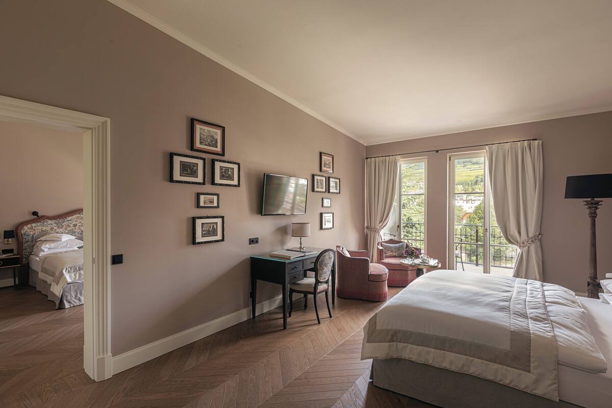 Superior Double Room | Minibar, in-room safe, desk, WiFi (free)