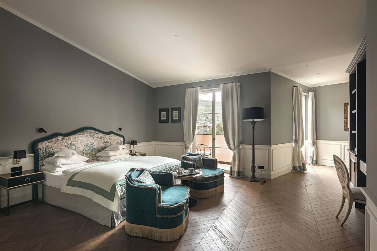 Luxury Suite | Minibar, in-room safe, desk, WiFi (free)