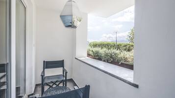 Basic-Doppelzimmer, Balkon, Blick auf den Innenhof | Balkon