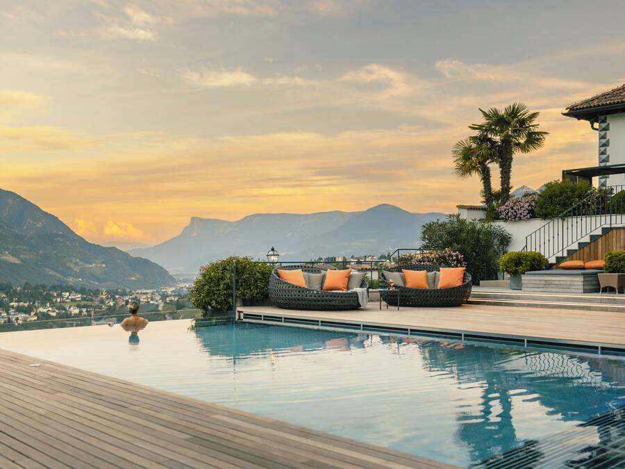 Piscine couverte, piscine extérieure (ouverte en saison)