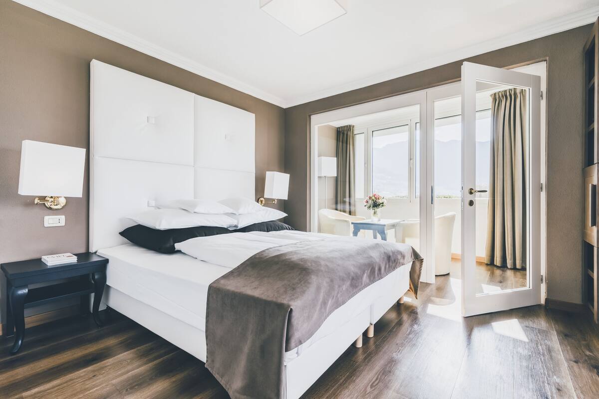 standard double room, mountain view | hypo-allergenic bedding, pillow-top beds, minibar, in-room safe