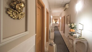 Interior entrance - Residenza Manzoni (Florence)