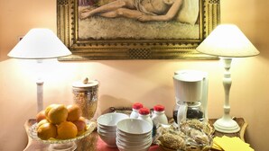 Daily self-serve breakfast for a fee - Residenza Manzoni (Florence)