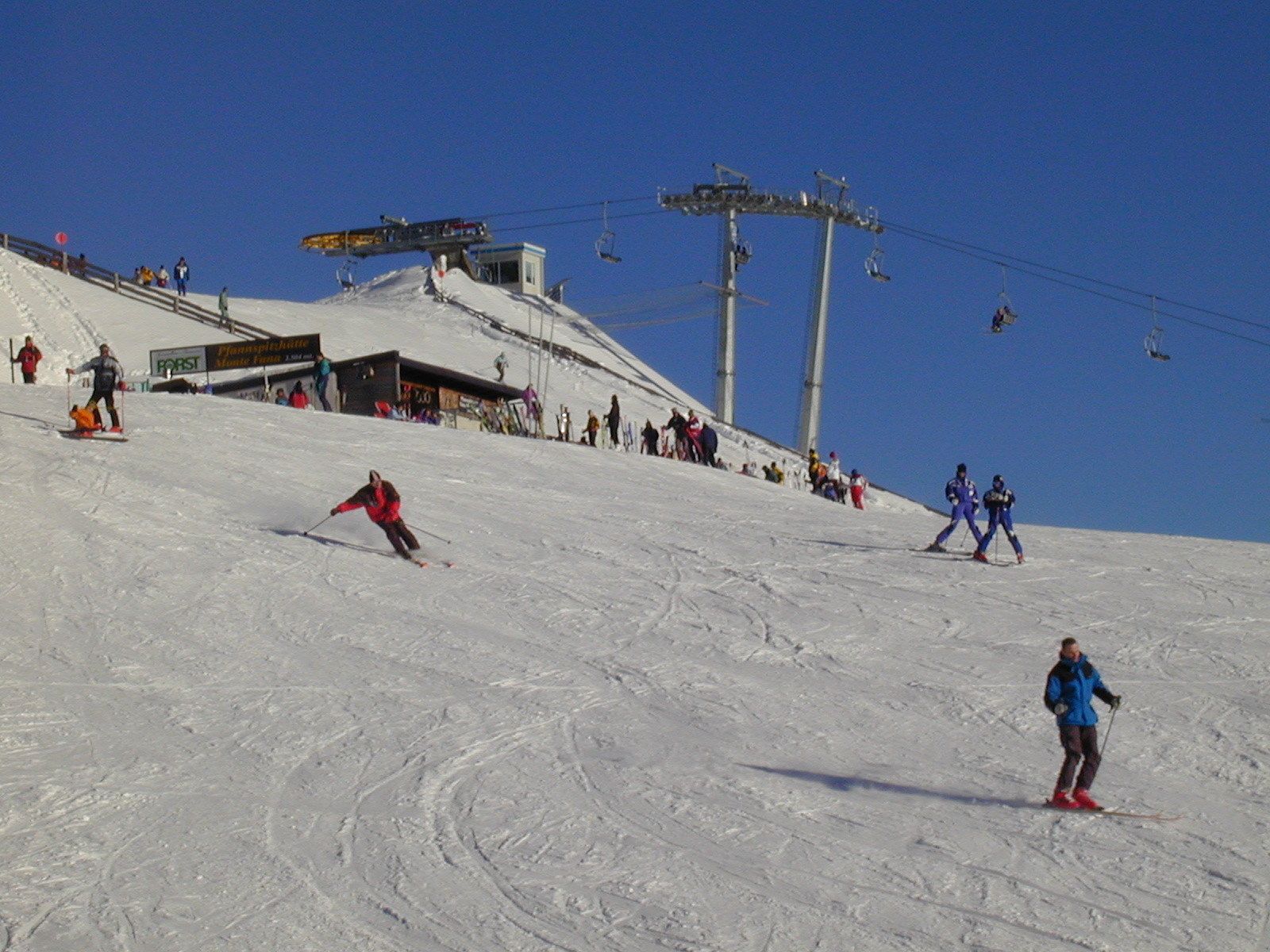 Bermain ski