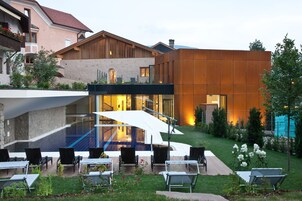 2 indoor pools, outdoor pool, pool umbrellas, sun loungers