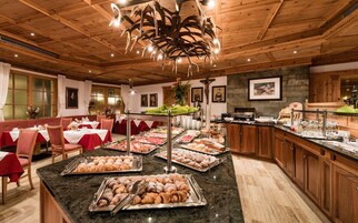 Daily buffet breakfast (EUR 13 per person)