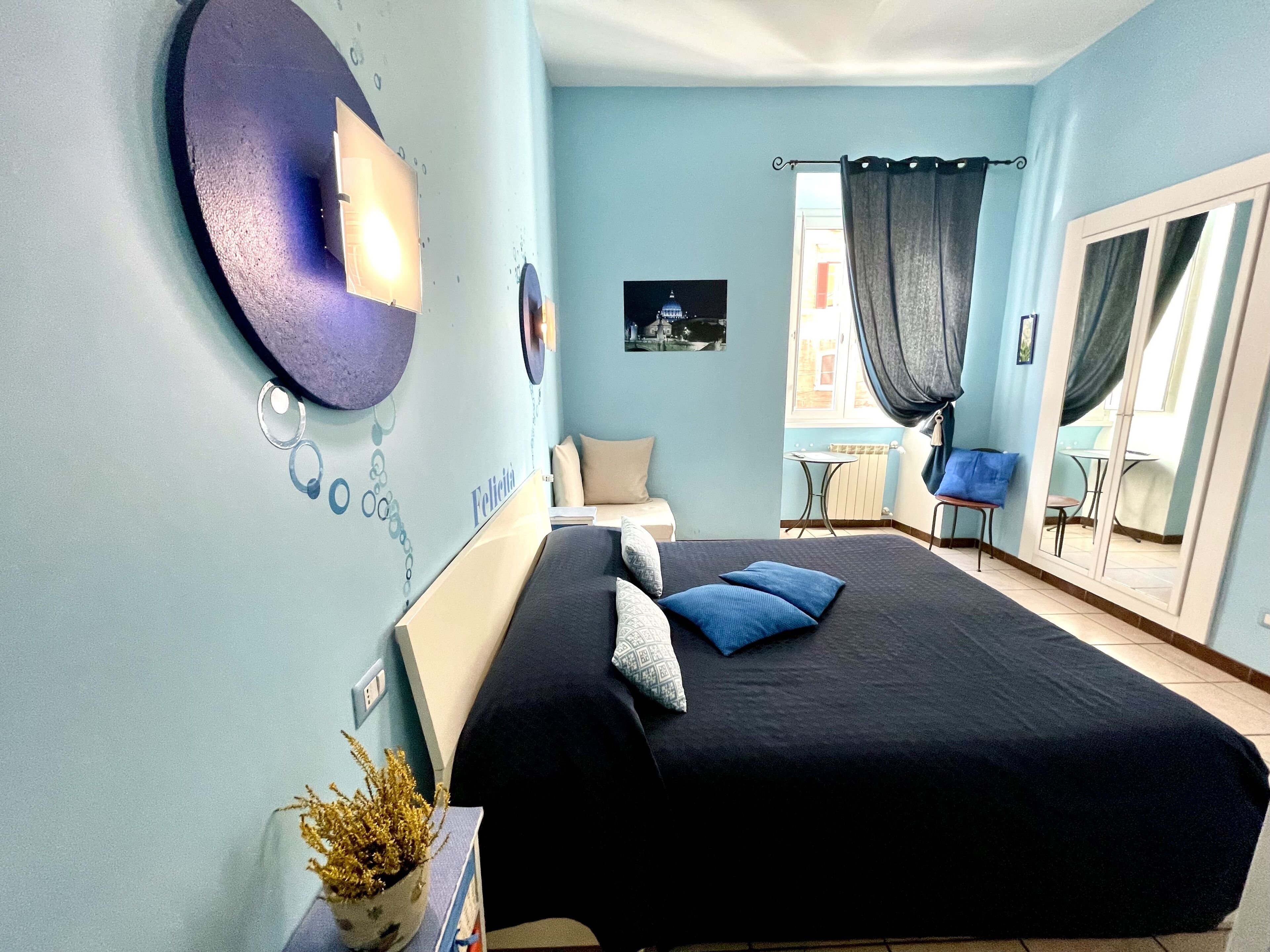 三人房 | 記憶床墊、筆電工作空間、隔音、熨斗/熨衣板