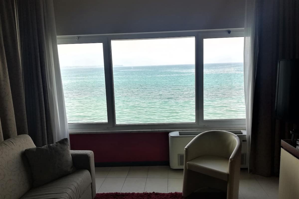 executive double room, lake view | 1 bedroom, minibar, in-room safe, desk