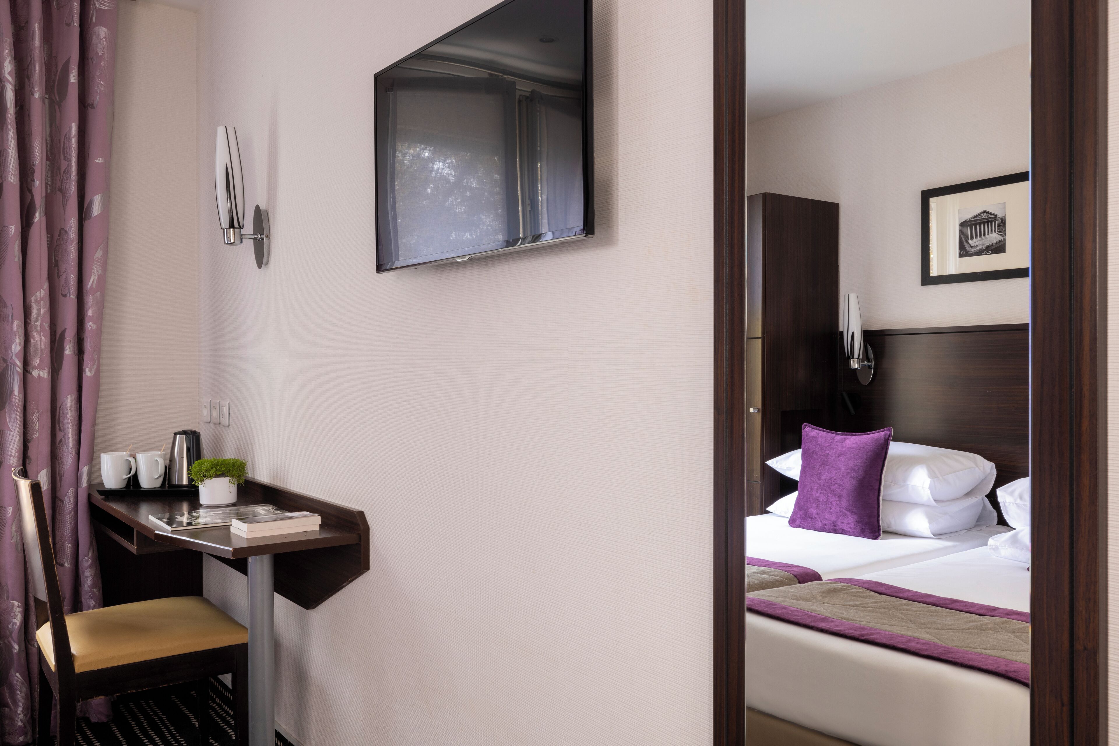 executive twin room | in-room safe, desk, blackout curtains, soundproofing