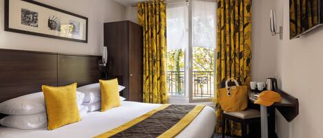 Superior Double Room | In-room safe, desk, blackout drapes, soundproofing