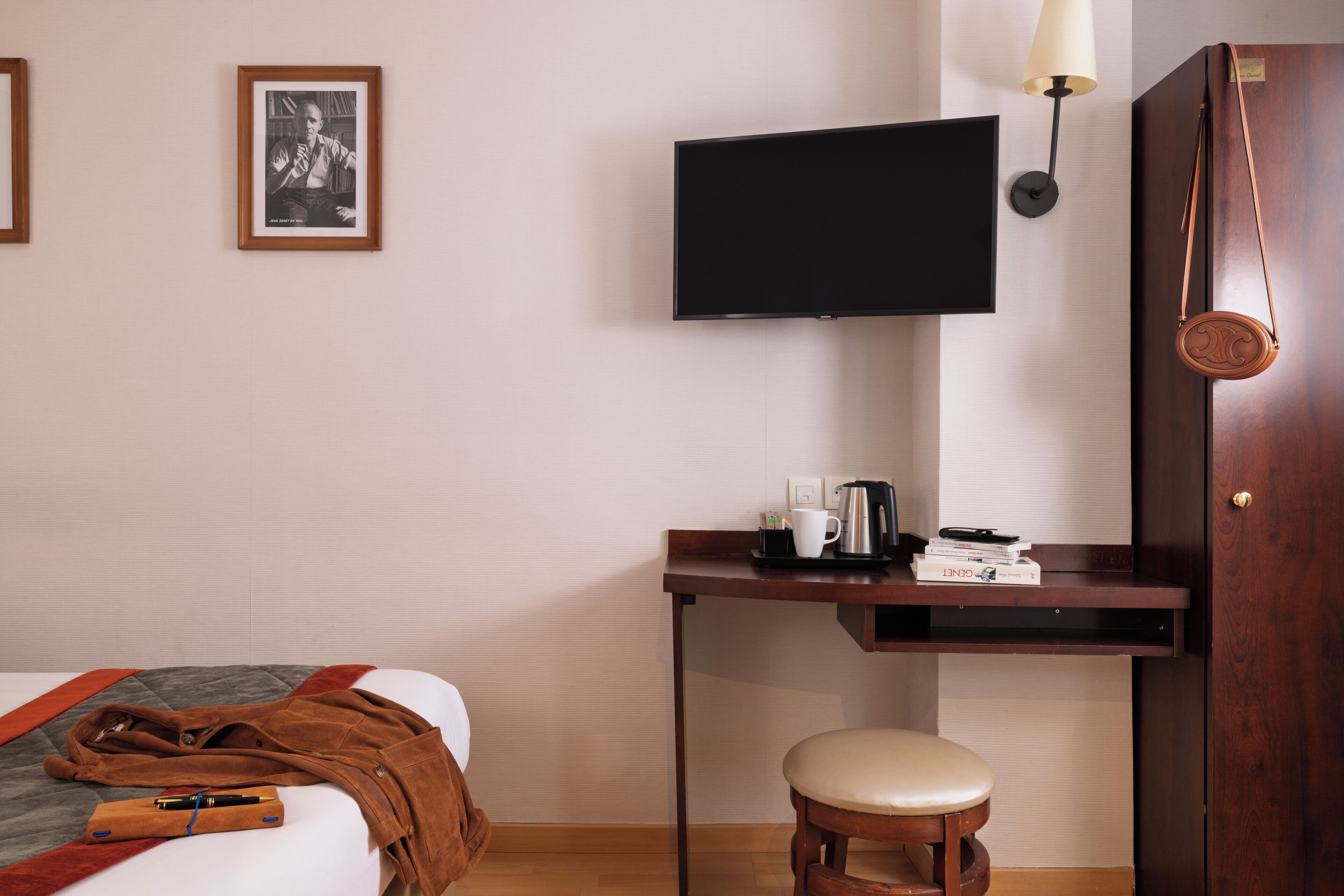 single room | in-room safe, desk, blackout curtains, soundproofing