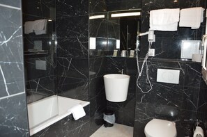 Double Room | Deep soaking bathtub - Parc Hotel Paris (Paris)