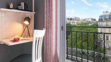 Panorama-dobbeltværelse | Minibar, pengeskab på værelset, skrivebord, lydisolering