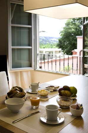 High chair - Villa Il Palagio (Rignano sull'Arno)
