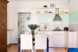 Apartment, 1 Bedroom, Kitchenette, City View | Private kitchen