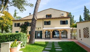 Front of property - Villa I Barronci Resort & Spa (San Casciano in Val di Pesa)