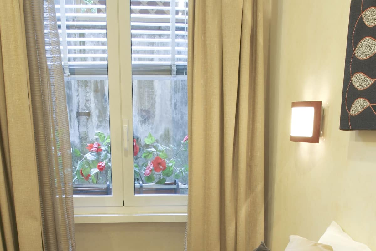 1 bedroom, in-room safe, desk, iron/ironing board