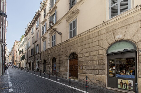 Exterior - Daphne Luxury Suites (Rome)