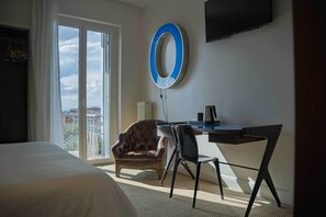 Minibar, in-room safe, individually decorated, individually furnished - Boutique Hotel Trieste (Verona)