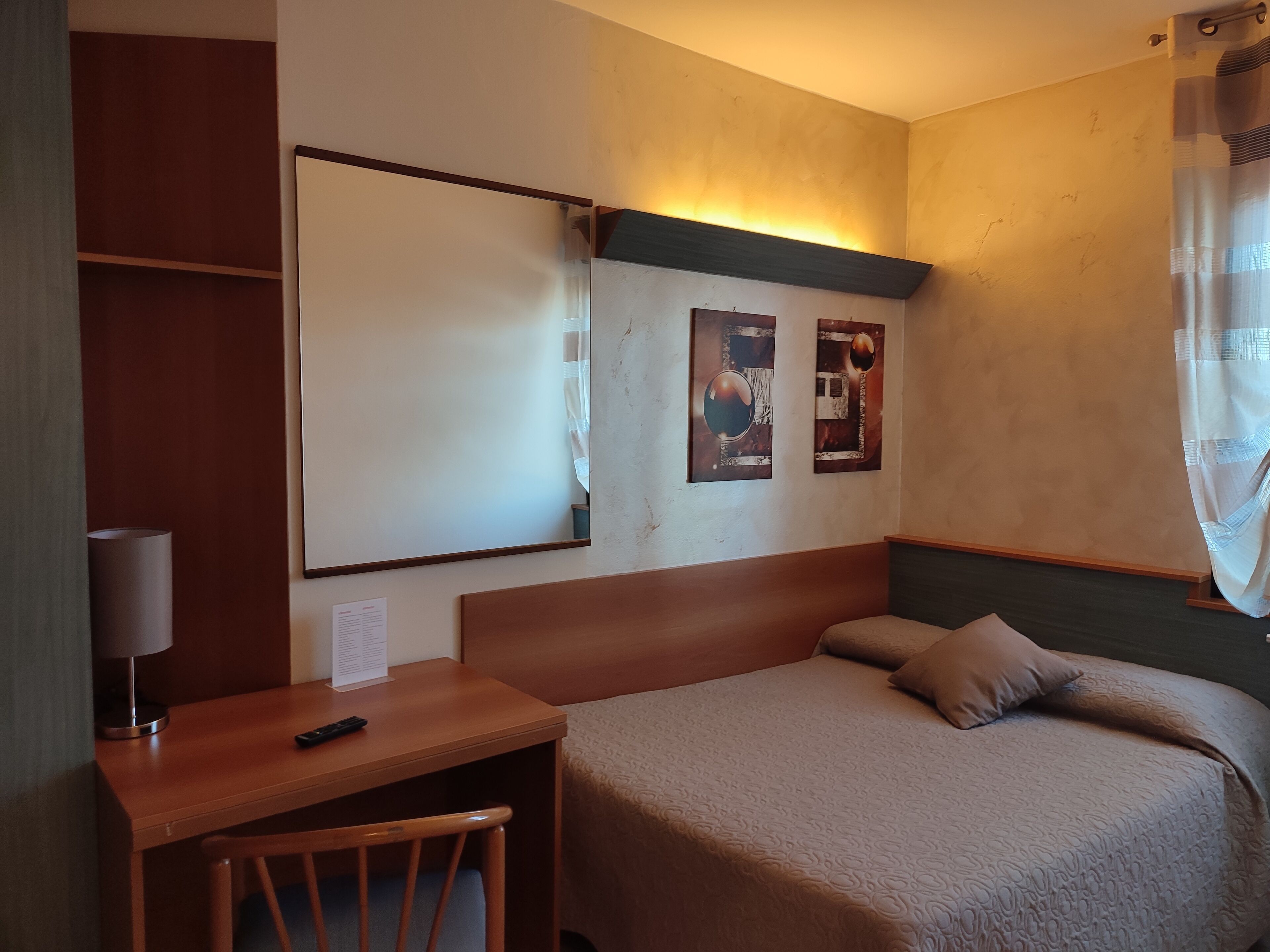 economy single room | 1 bedroom, frette italian sheets, in-room safe, desk