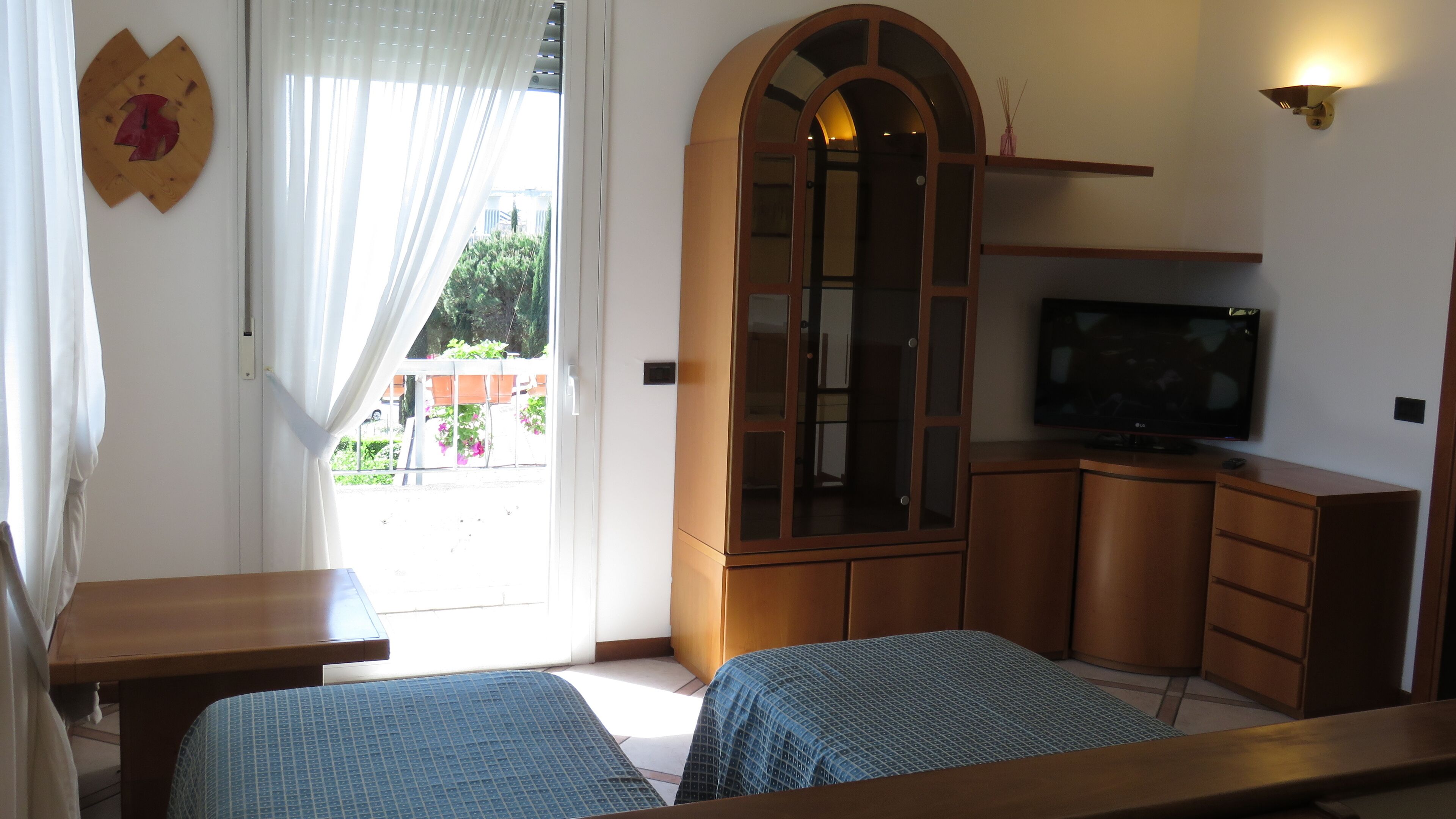 1 bedroom, frette italian sheets, in-room safe, desk