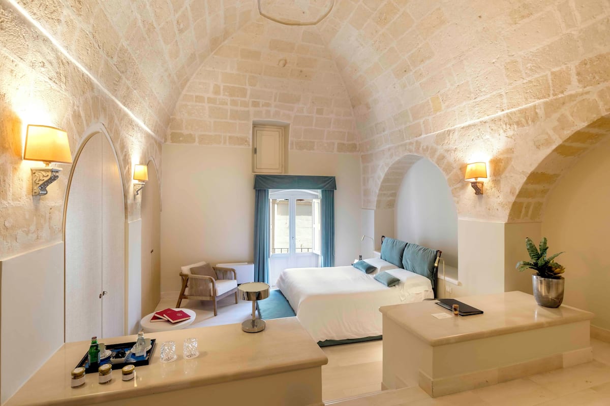 Gran Palazziata Patio | Minibar, in-room safe, laptop workspace, soundproofing