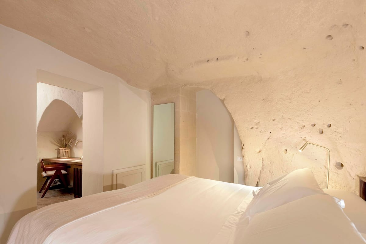 Grottino | Minibar, in-room safe, laptop workspace, soundproofing
