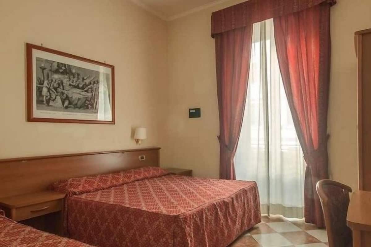 1 bedroom, in-room safe, desk, blackout drapes