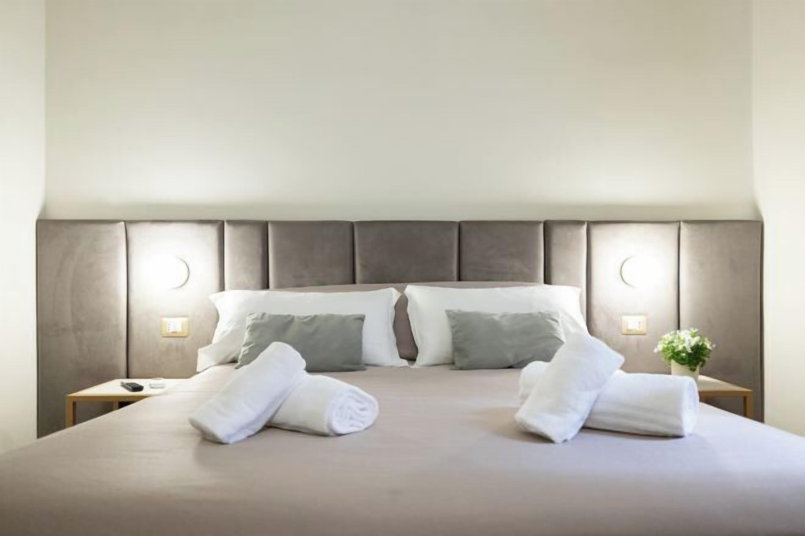 In-room safe, desk, blackout curtains, free WiFi