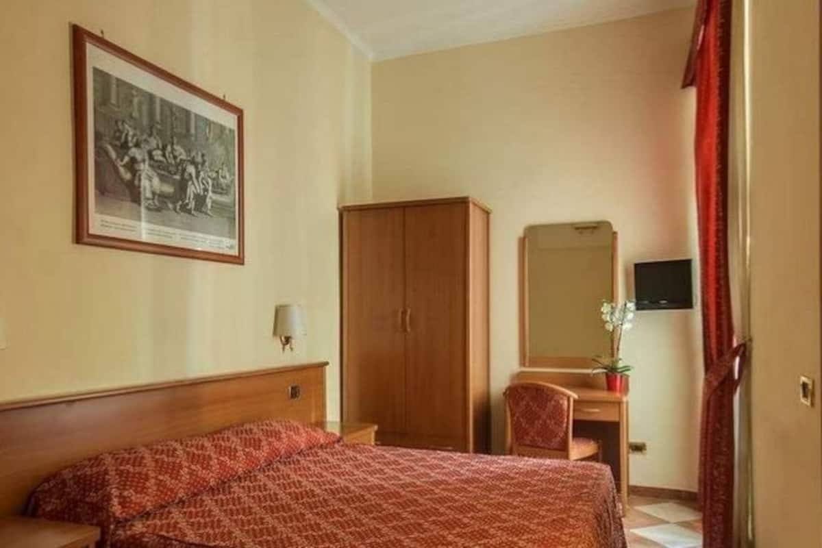 In-room safe, desk, blackout drapes, free WiFi