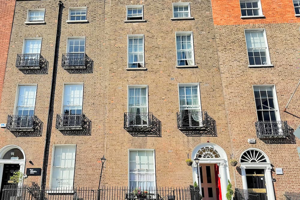 Baggot Court Townhouse
