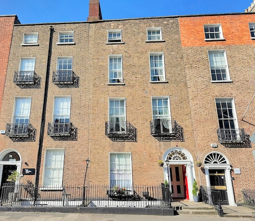 Baggot Court Townhouse