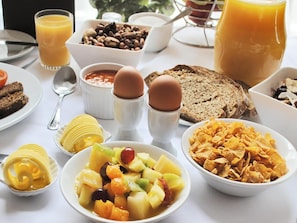 Daily English breakfast for a fee