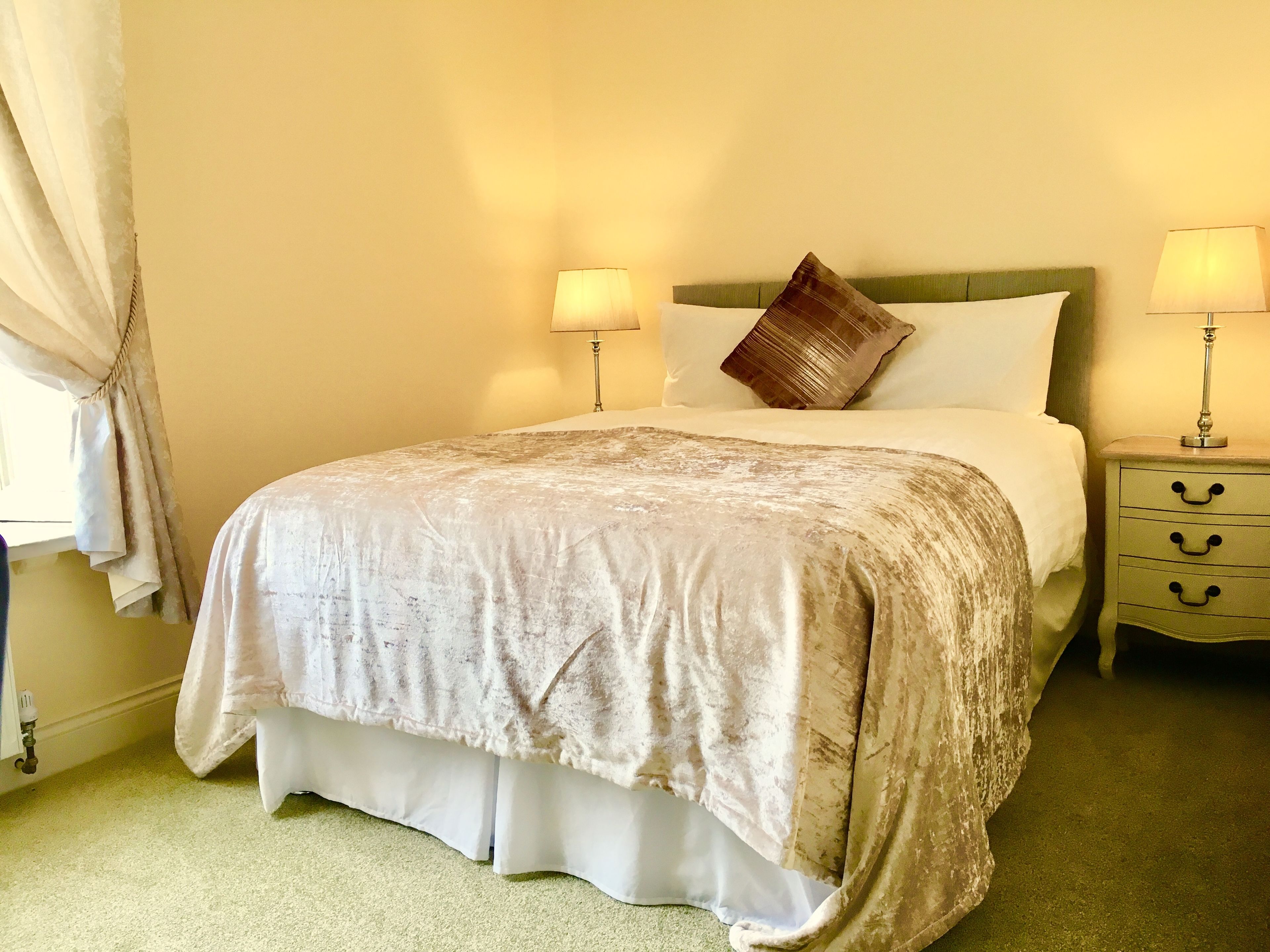 standard double room, 1 double bed, ensuite, city view | room amenity