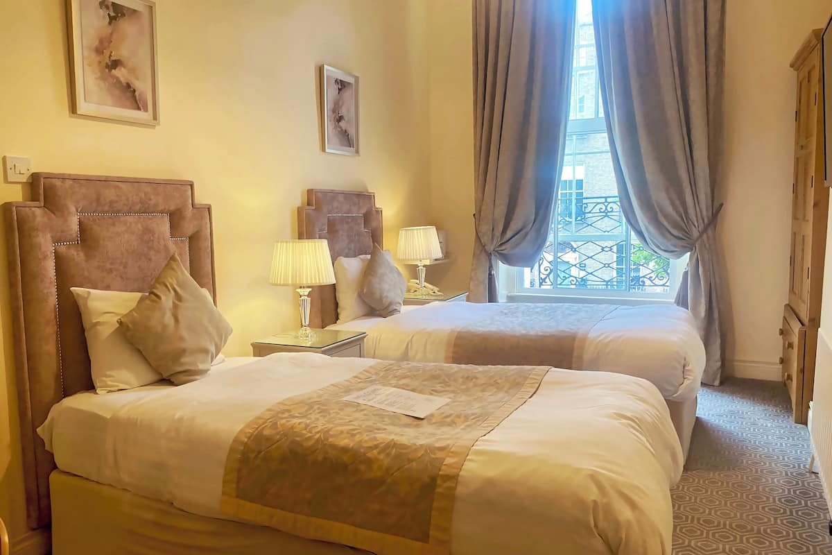 Standard Room, 2 Twin Beds, Ensuite, City View | 1 bedroom, down comforters, desk, blackout drapes