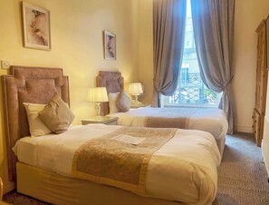 Standard Room, 2 Single Beds, Ensuite, City View