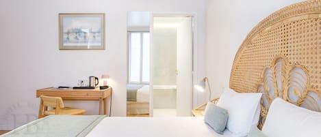 Chambre Double Exécutive | Bureau, espace de travail pour ordinateur portable, rideaux occultants