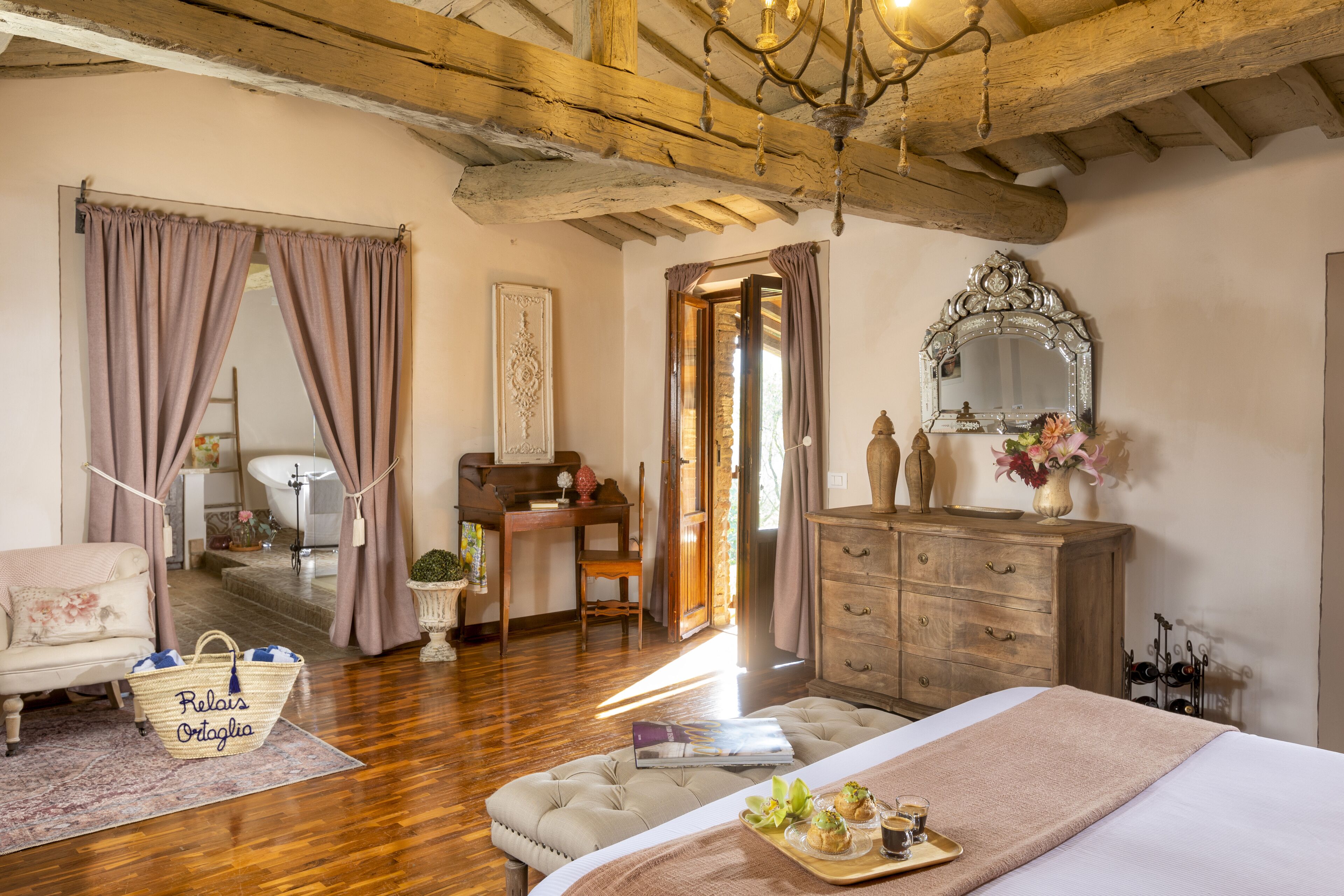 Comfort-Suite, Terrasse, Blick auf den Weinberg