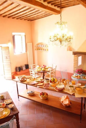 Petit déjeuner buffet compris tous les jours