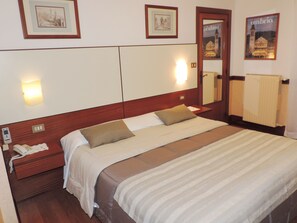 In-room safe, desk, cribs/infant beds, free WiFi - Hotel Signa (Perugia)
