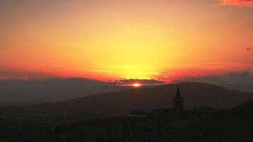 Zimmersafe, Schreibtisch, Babybetten, kostenloses WLAN