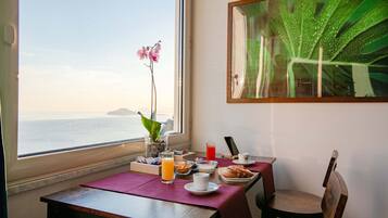 Coffres-forts dans les chambres, rideaux occultants